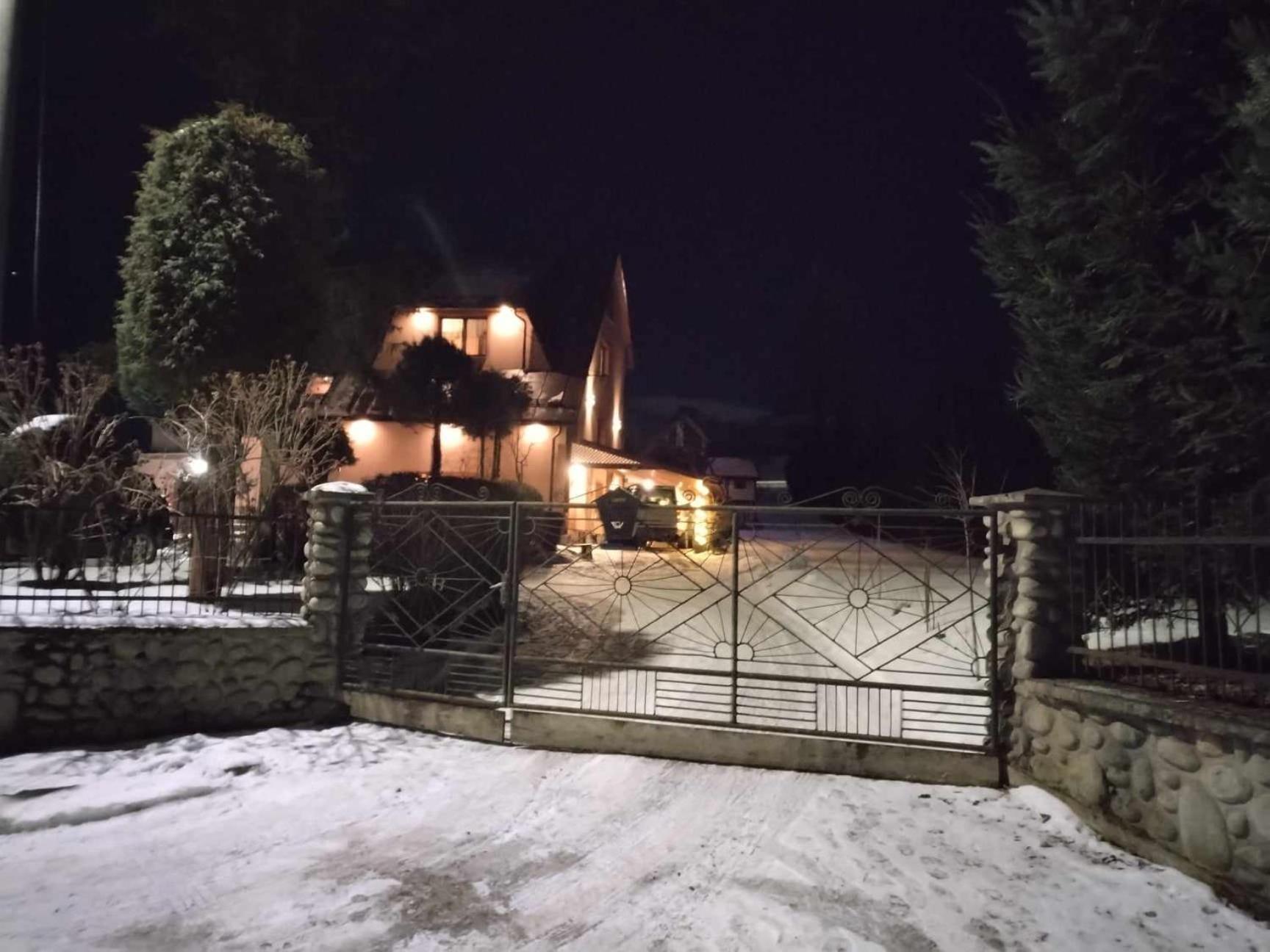Pokoje Na Brzegu Lapsze Wyzne Exterior photo