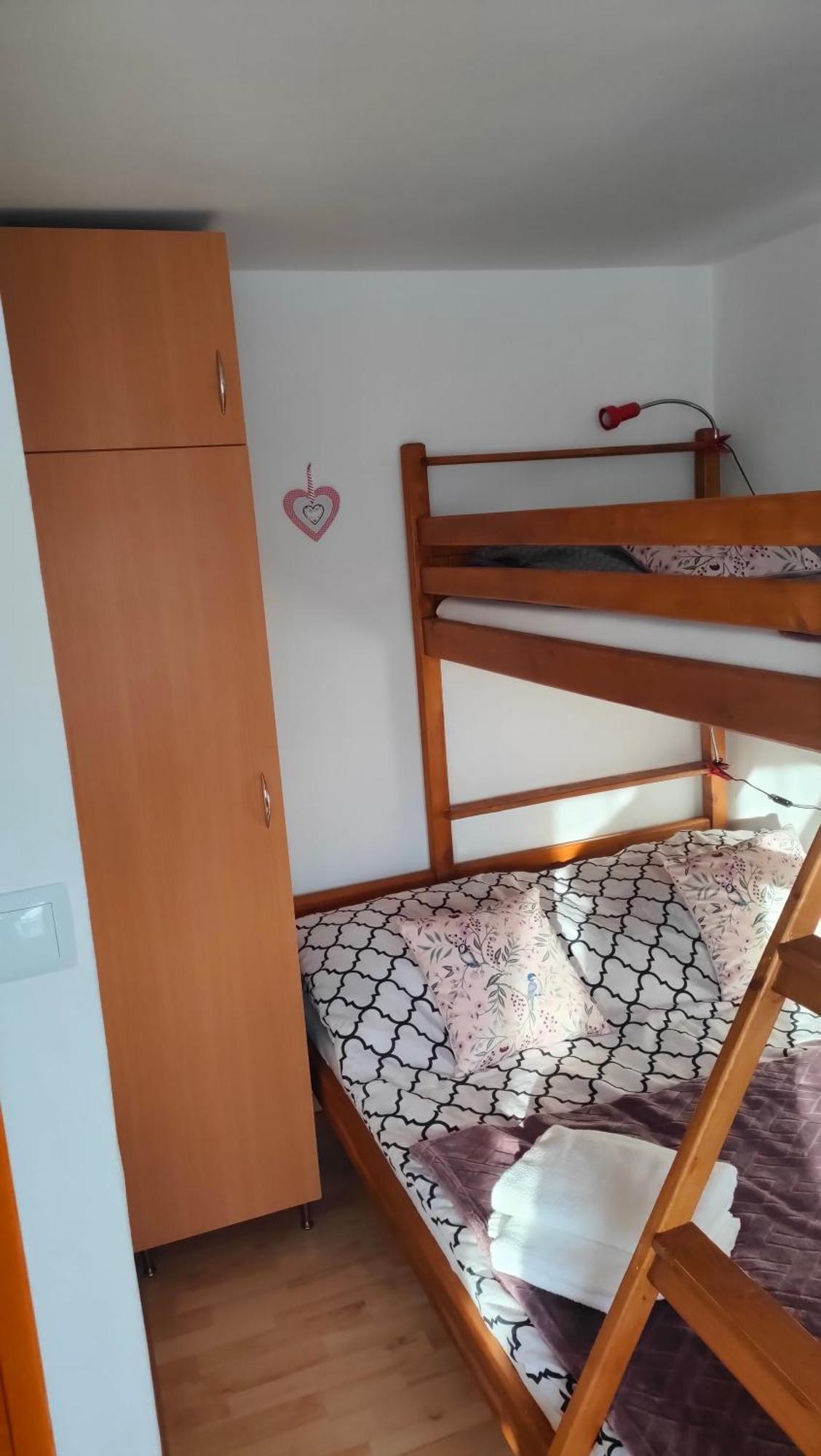 Pokoje Na Brzegu Lapsze Wyzne Exterior photo